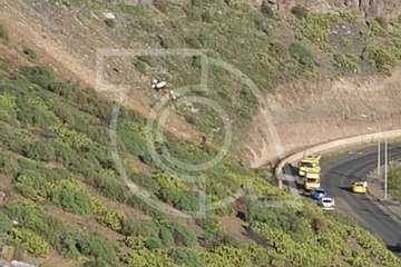 Rescatan a una persona que se precipitó en una ladera de Jinámar (Foto TA)
